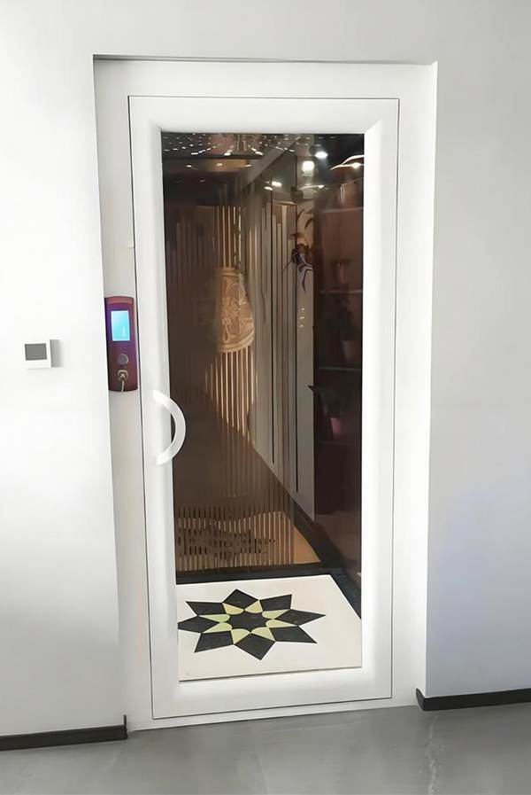 Elevator landing door for prevent droping into the shaft.
